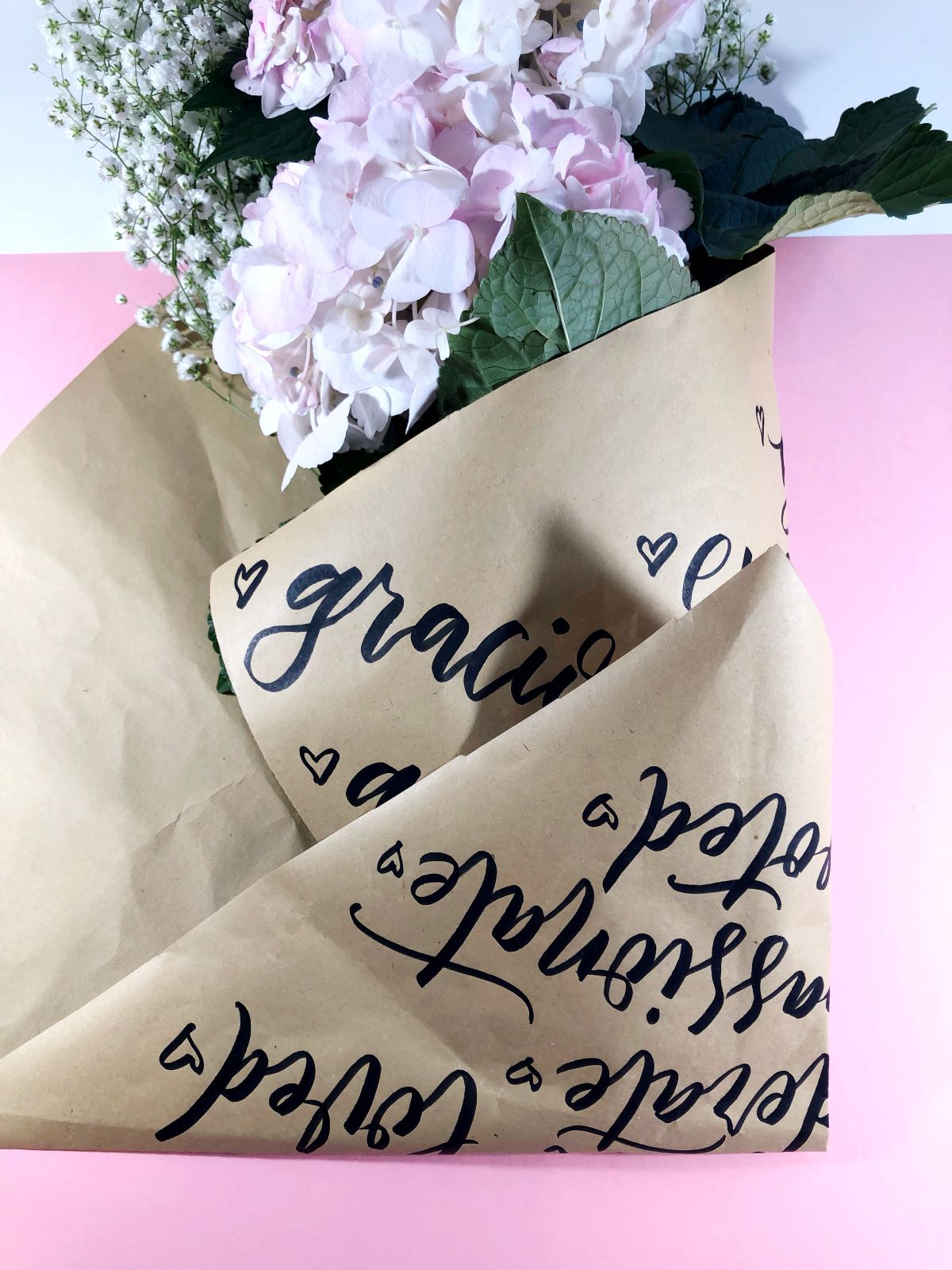 Create a Hand Lettered Mother's Day Bouquet Wrap with @aheartenedcalling #tombow #mothersday
