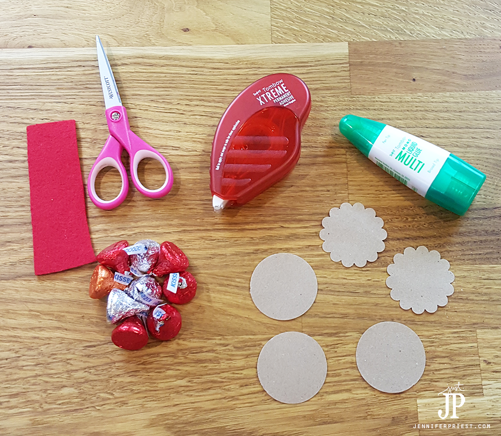 15 Fun Christmas Crafts for Kids - Make these fun crafts for kids -  Chicfetti