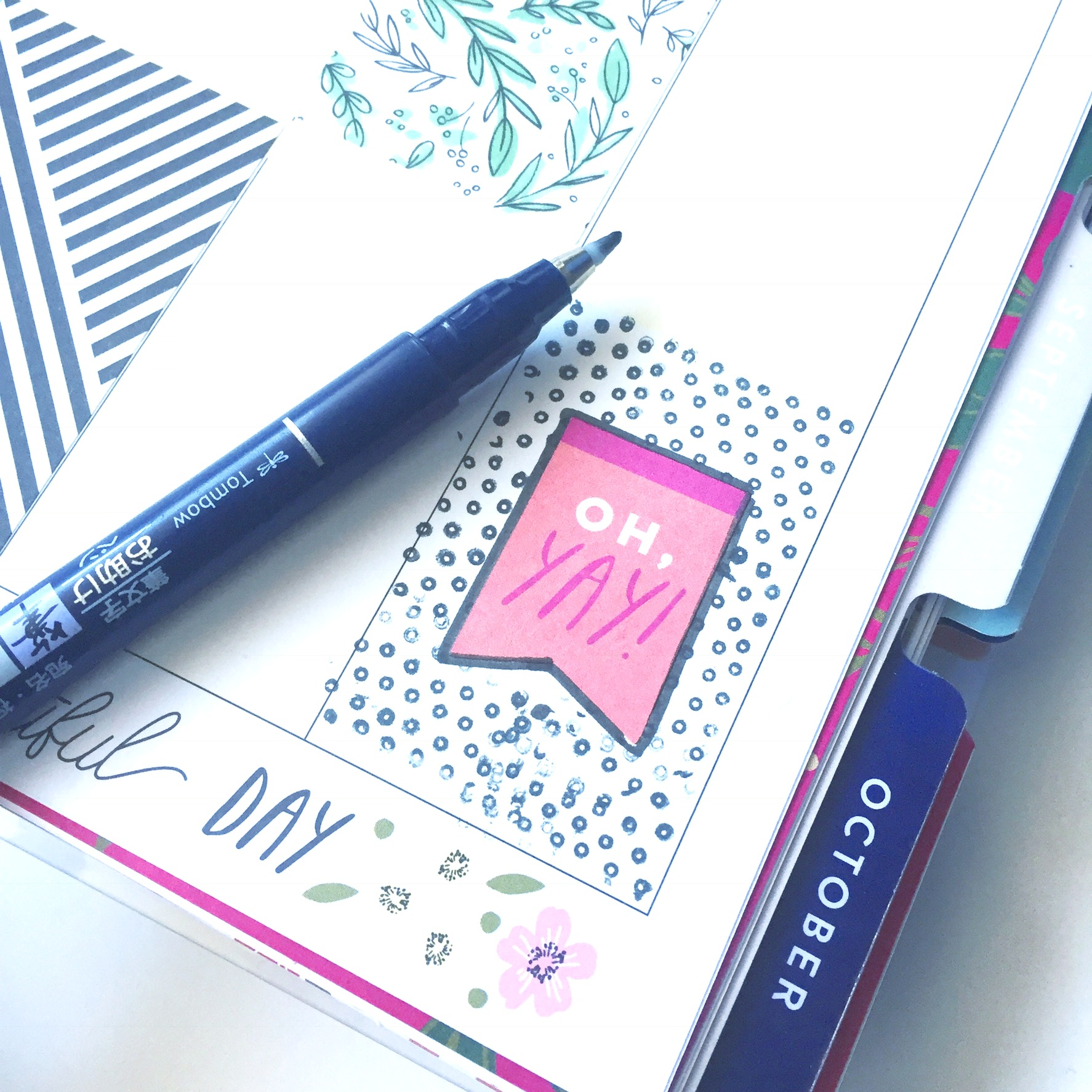 Learn some techniques for how to add color and patterns to your planner with @waffleflower and @tombowusa products. Lauren of @renmadecalligraphy (renmadecalligraphy.com) loves to give lettering and crafting tips!