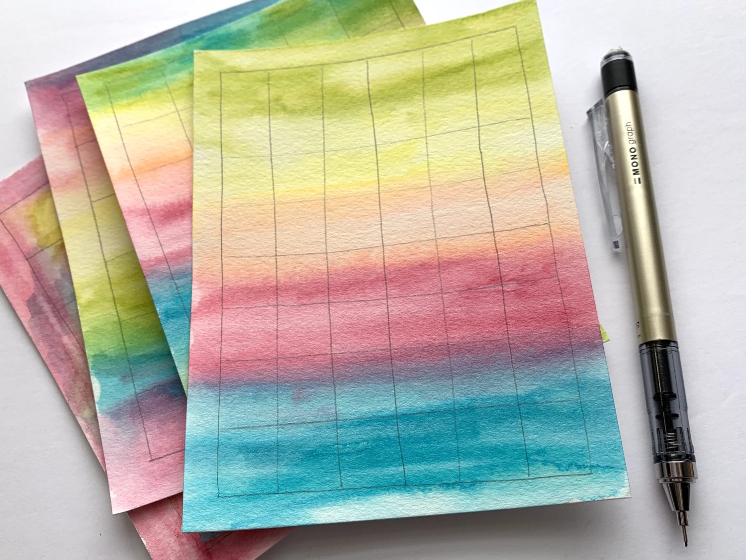 Use the @TombowUSA Retro Dual Brush Pen palette to make simple, watercolor art! Tutorial by @AliLePere. #watercolor #doodle #quilt