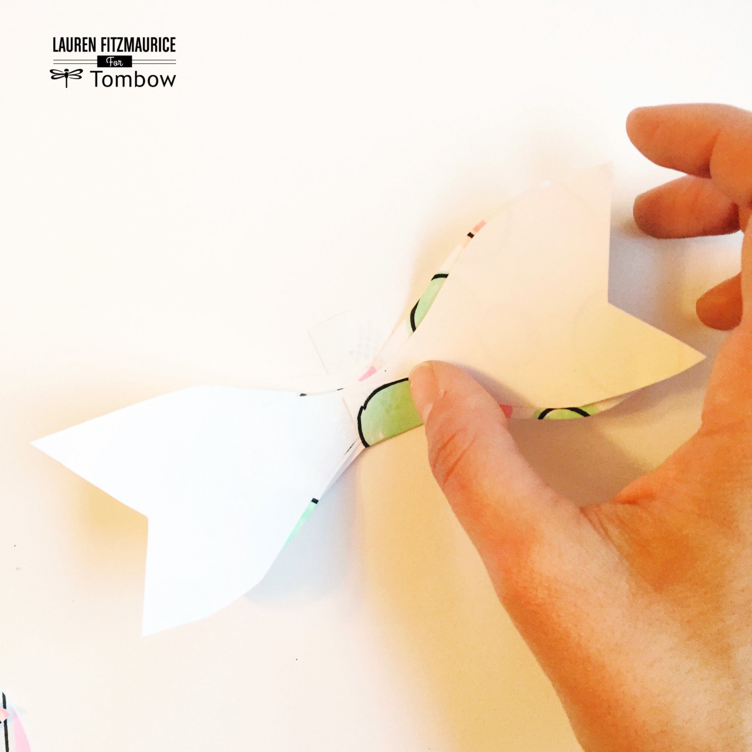 Make paper bows with Tombow products!