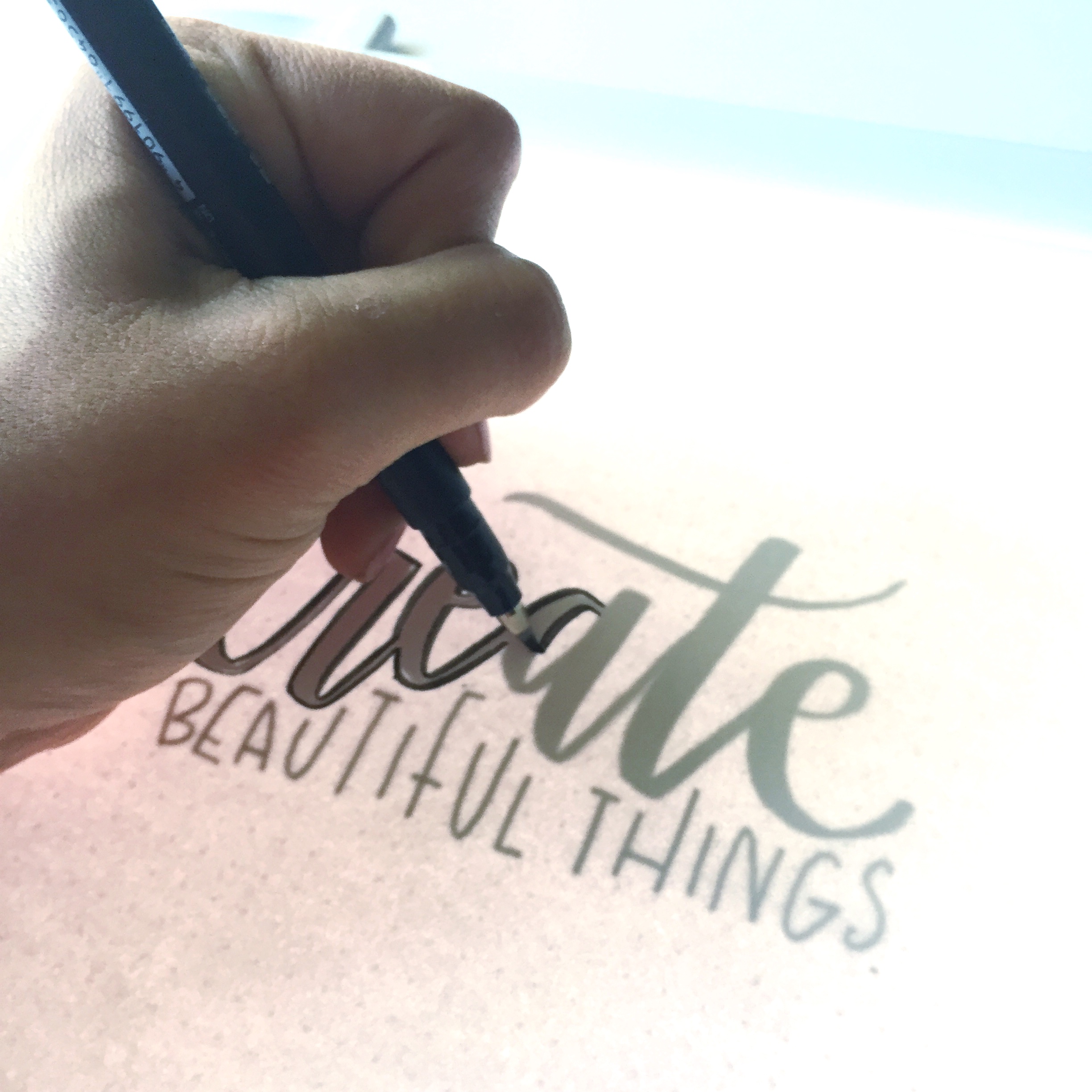 Lauren Fitzmaurice of @renmadcalligraphy gives you tips and tricks on how to create fun patterned lettering using the new Tombow Dual Brush Pen Galaxy and Pastel Palettes. For more tips and tricks, check out renmadecalligraphy.com.