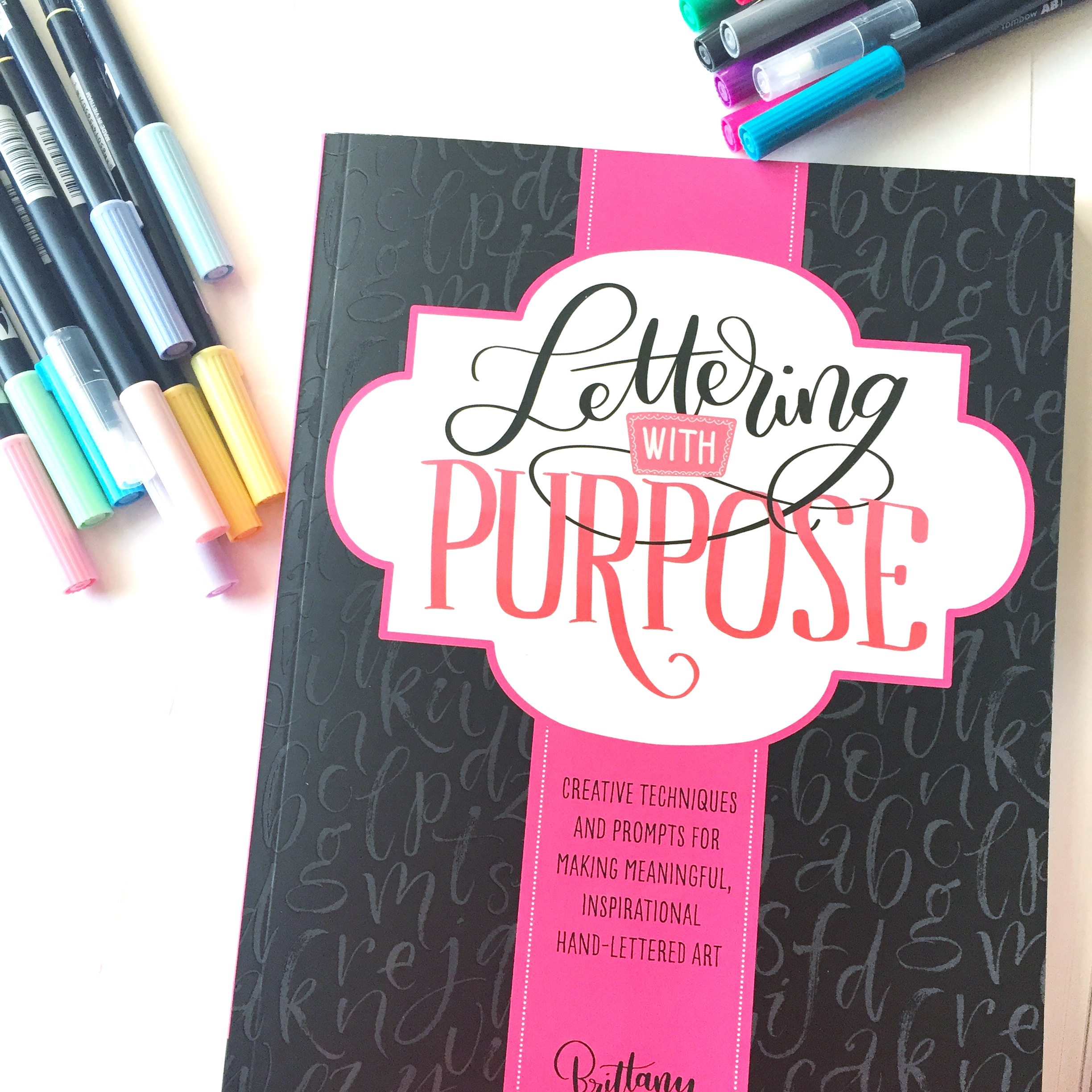 Lauren Fitzmaurice of @renmadcalligraphy gives you tips and tricks on how to create fun patterned lettering using the new Tombow Dual Brush Pen Galaxy and Pastel Palettes. For more tips and tricks, check out renmadecalligraphy.com.