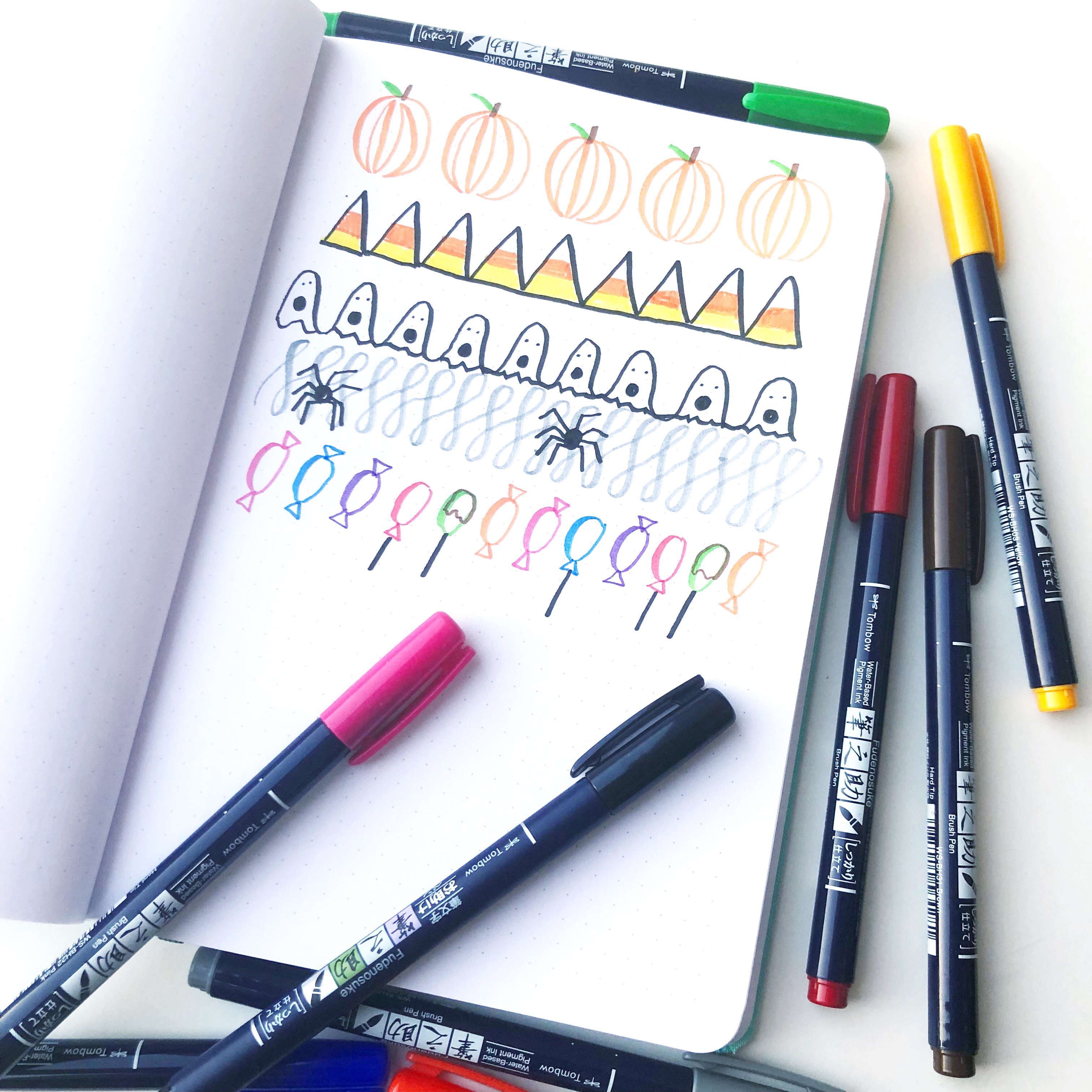Lauren Fitzmaurice of Renmade Calligraphy walks you step by step through how to create super cute halloween doodles while practicing basic brush strokes with the new Tombow Fudenosuke Color Brush Pens.