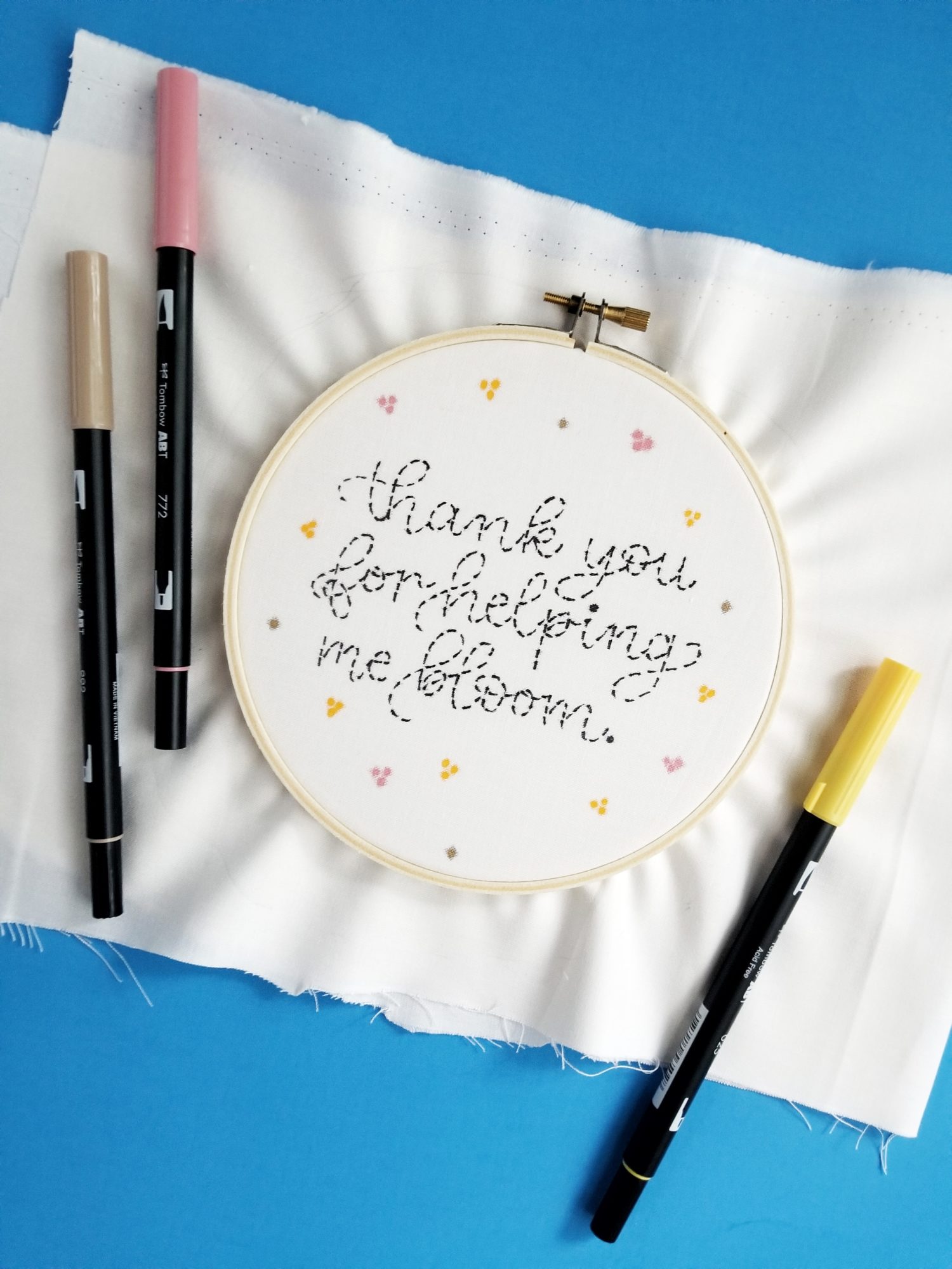 Make a DIY Faux Embroidery Hoop using Tombow Dual Brush Pens for Teacher Appreciation with @graceannestudio! #tombowusa @tombowusa